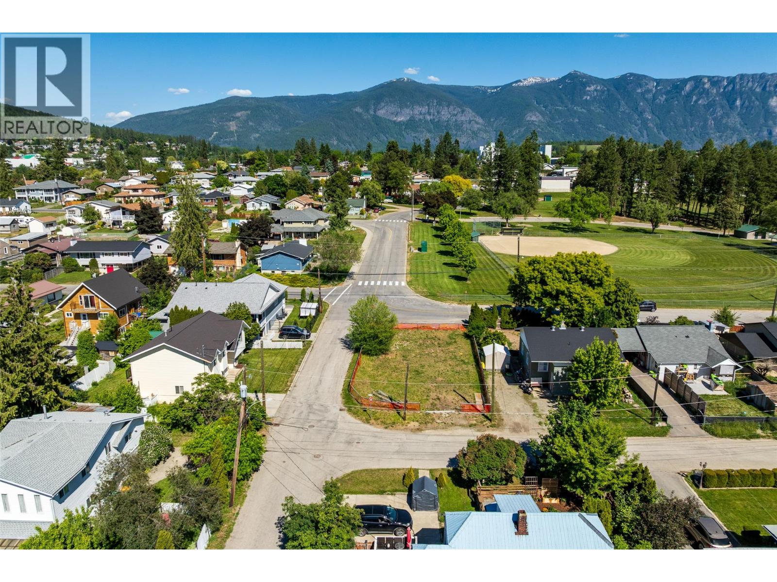 520 8th Avenue S, Creston, British Columbia  V0B 1G3 - Photo 18 - 10359421