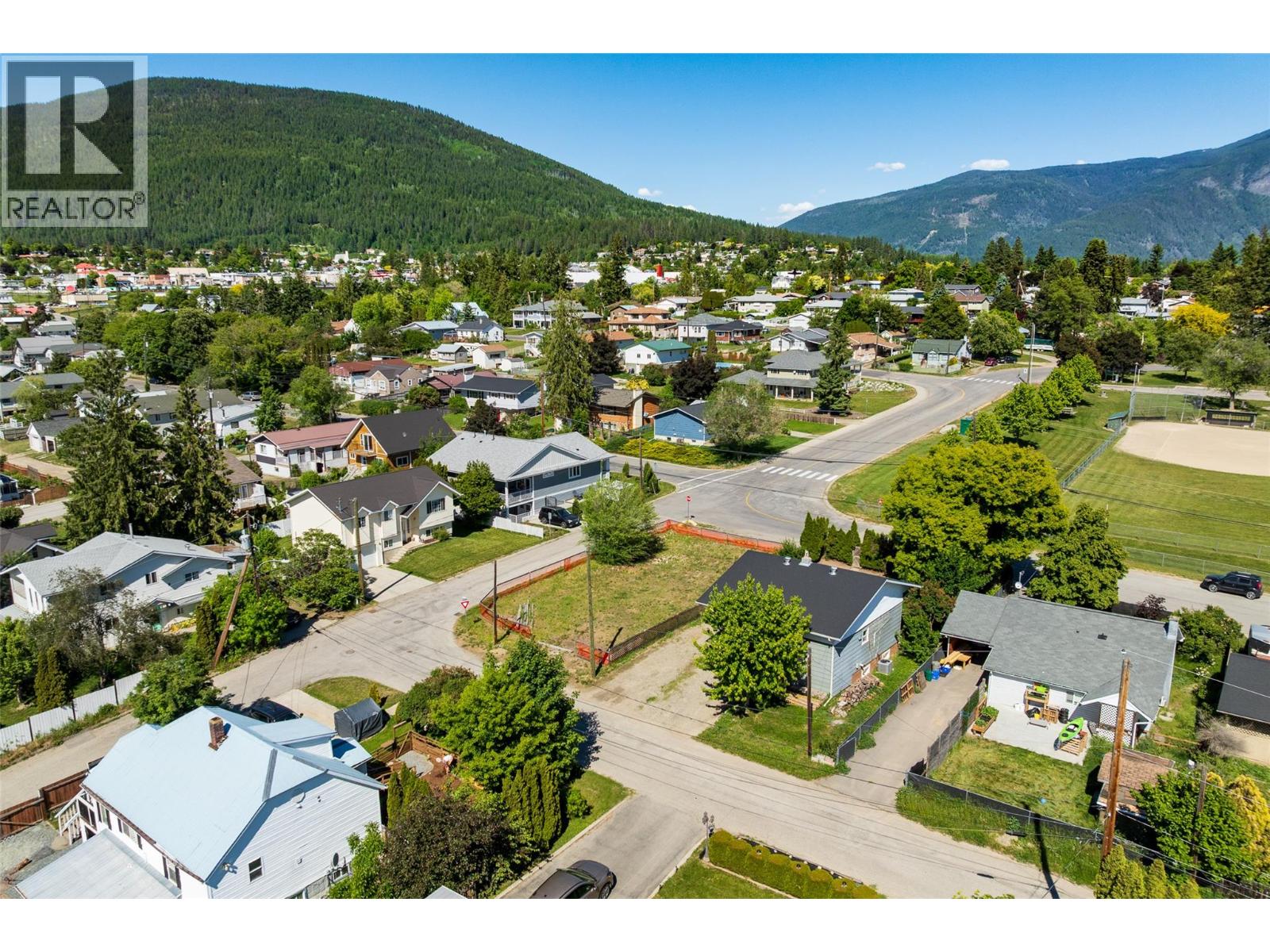 520 8th Avenue S, Creston, British Columbia  V0B 1G3 - Photo 19 - 10359421