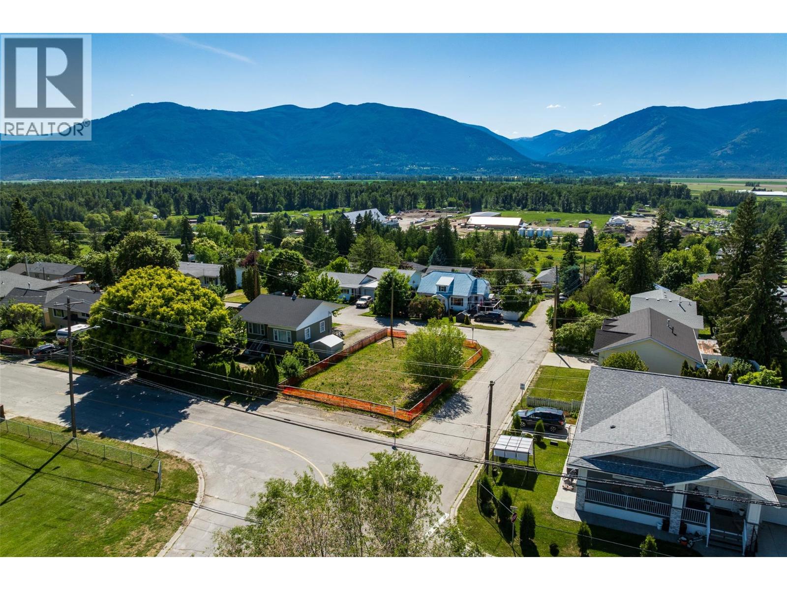 520 8th Avenue S, Creston, British Columbia  V0B 1G3 - Photo 22 - 10359421