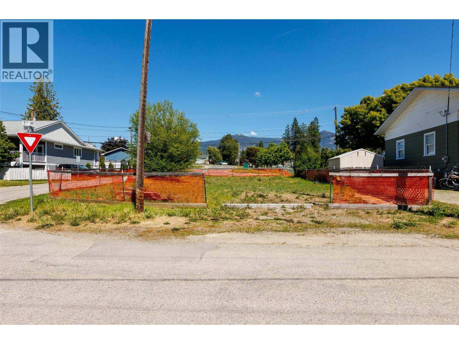 520 8th Avenue S, Creston, British Columbia  V0B 1G3 - Photo 7 - 10359421