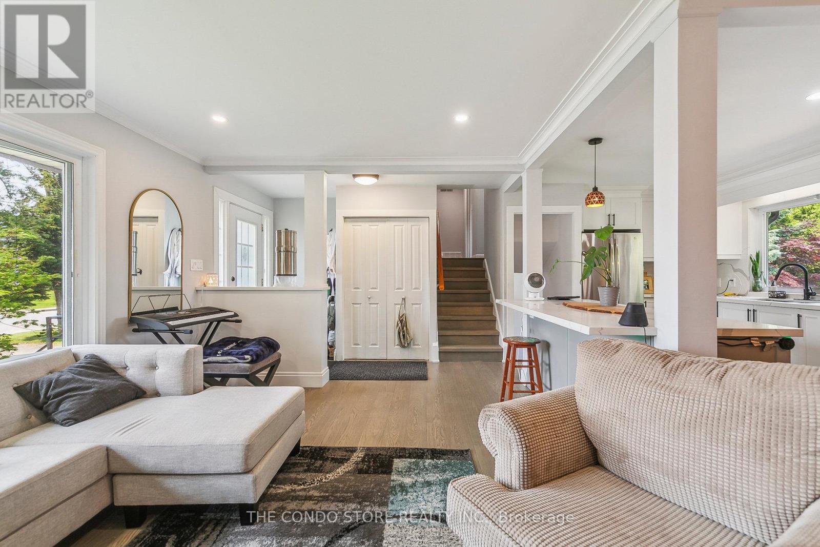 15 Old Orchard Drive, Hamilton (Riverdale), Ontario  L8E 1E9 - Photo 7 - X12345311