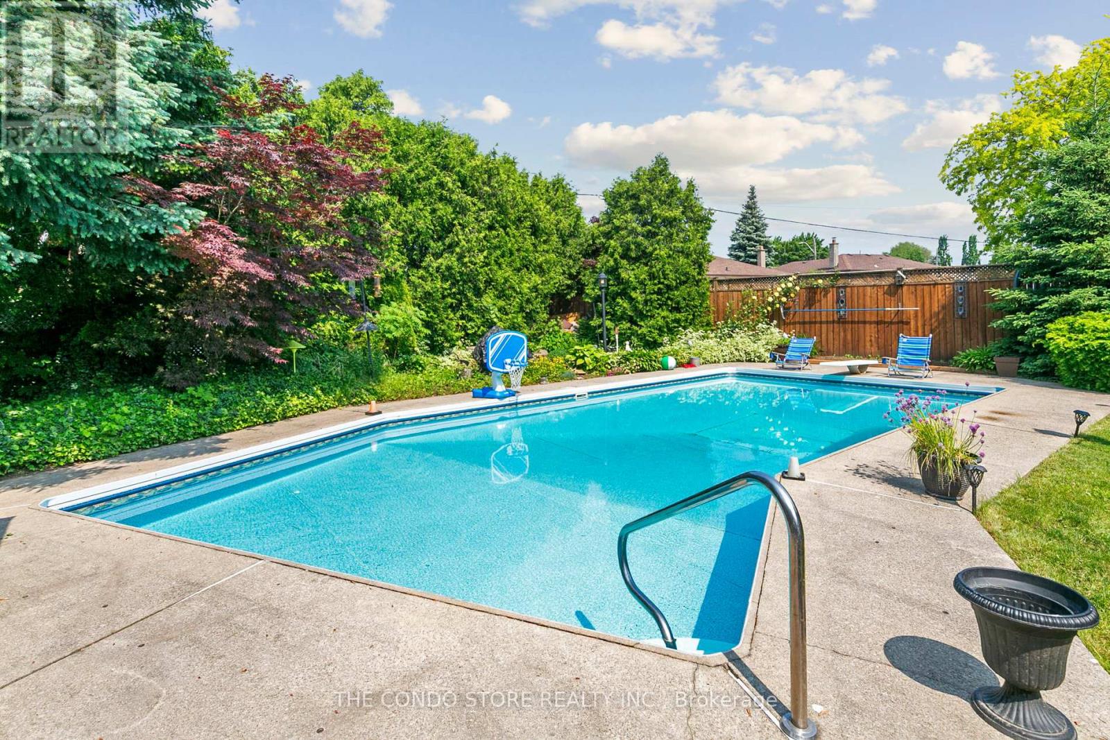 15 Old Orchard Drive, Hamilton (Riverdale), Ontario  L8E 1E9 - Photo 8 - X12345311