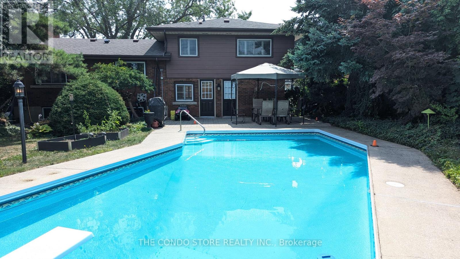 15 Old Orchard Drive, Hamilton (Riverdale), Ontario  L8E 1E9 - Photo 9 - X12345311