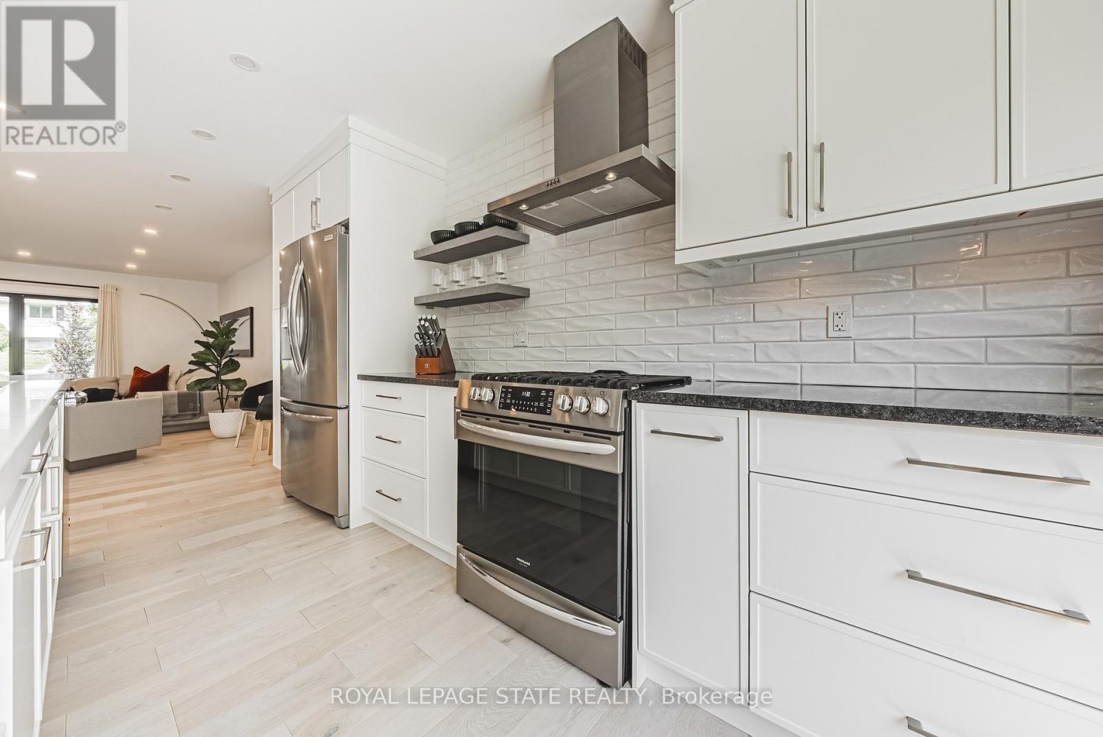 16 Lynndale Drive, Hamilton, Ontario  L9H 3L6 - Photo 9 - X12345340