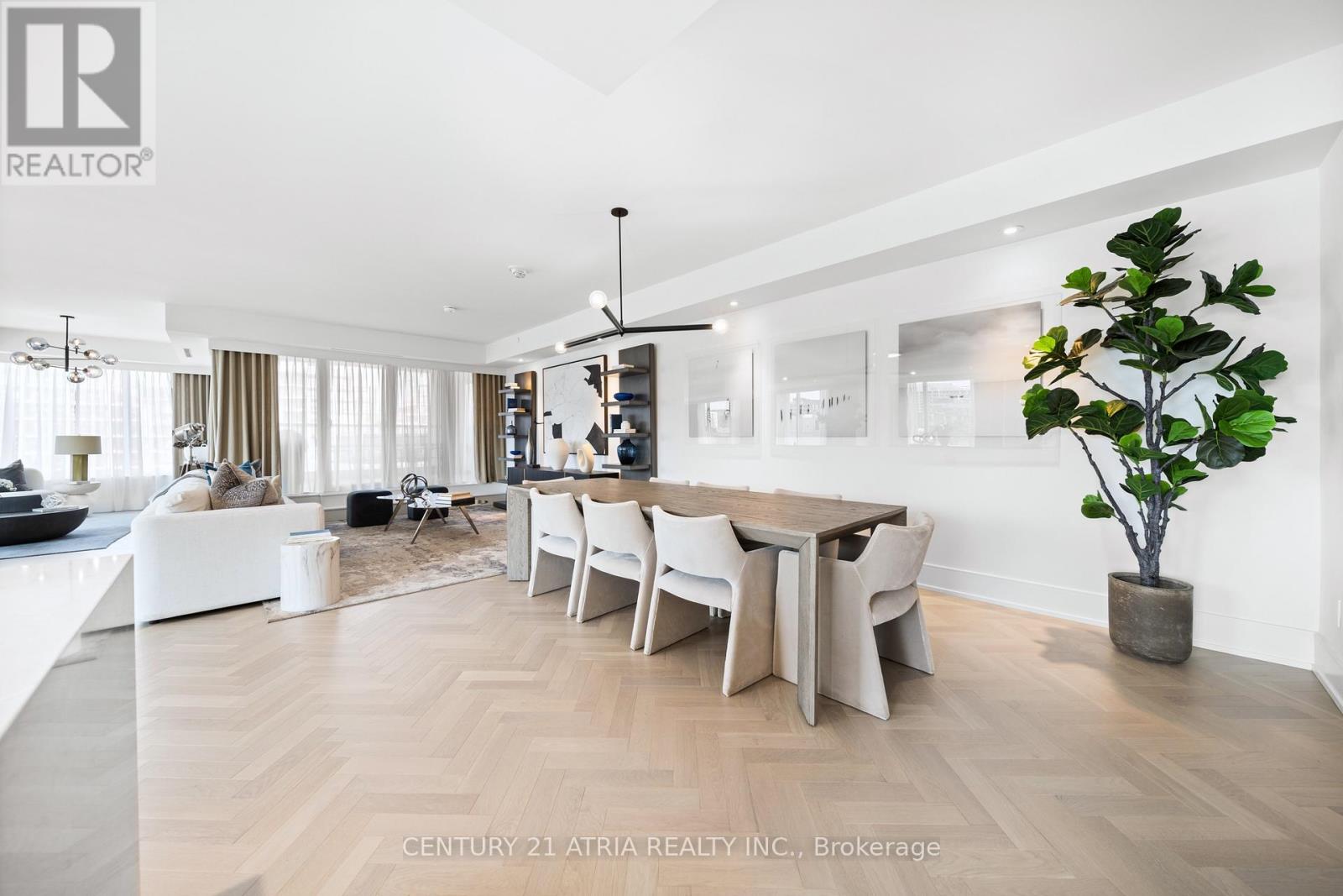 810 - 455 Wellington Street W, Toronto (Waterfront Communities), Ontario  M5J 2R2 - Photo 3 - C12331347