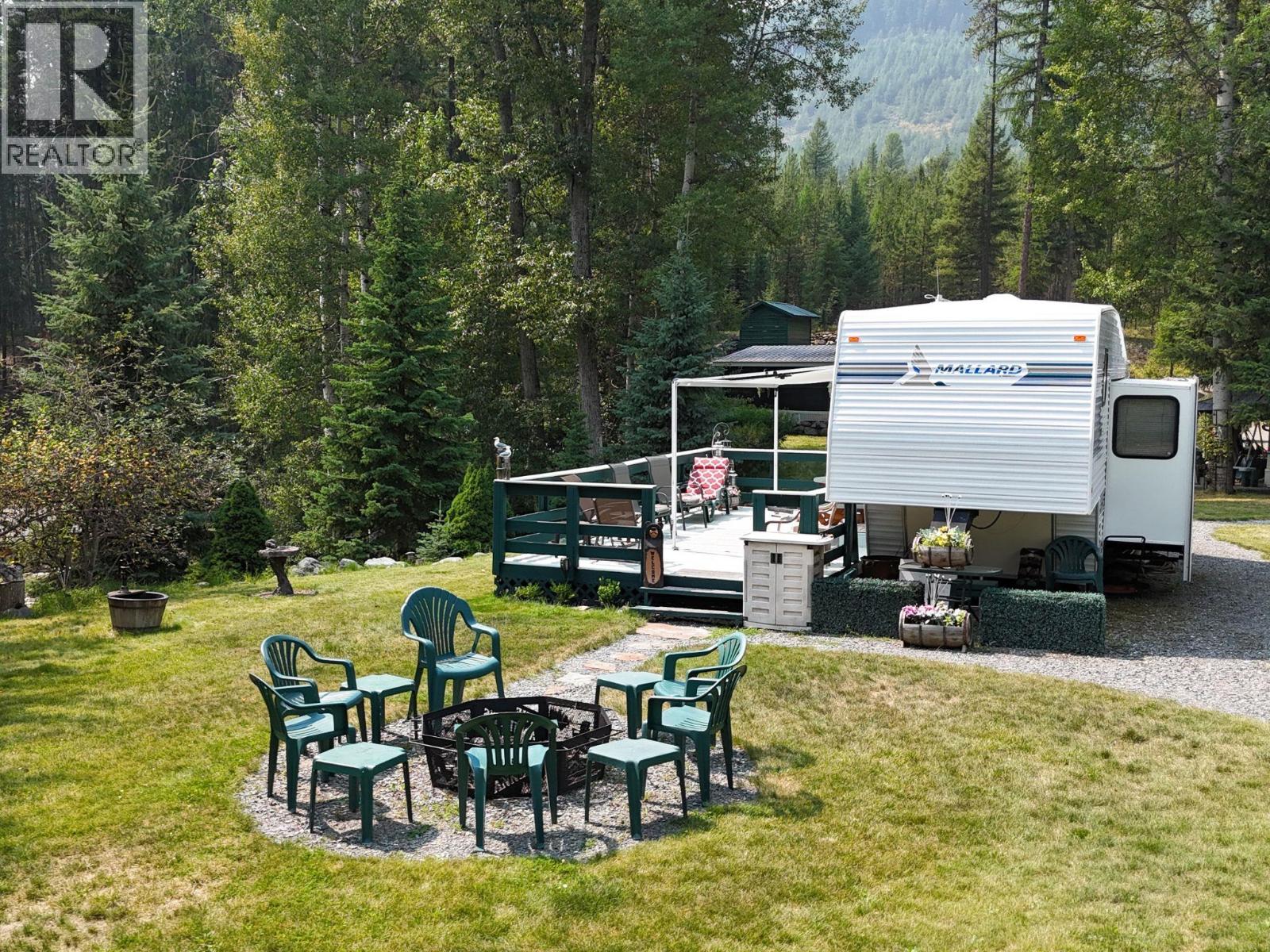 9765 Braunagel Road, Moyie, British Columbia  V0B 2A0 - Photo 17 - 10359427
