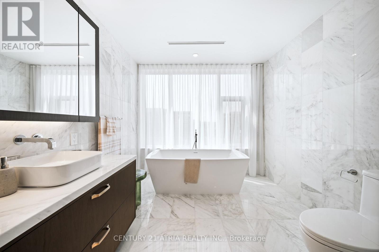 810 - 455 Wellington Street W, Toronto (Waterfront Communities), Ontario  M5J 2R2 - Photo 36 - C12331347