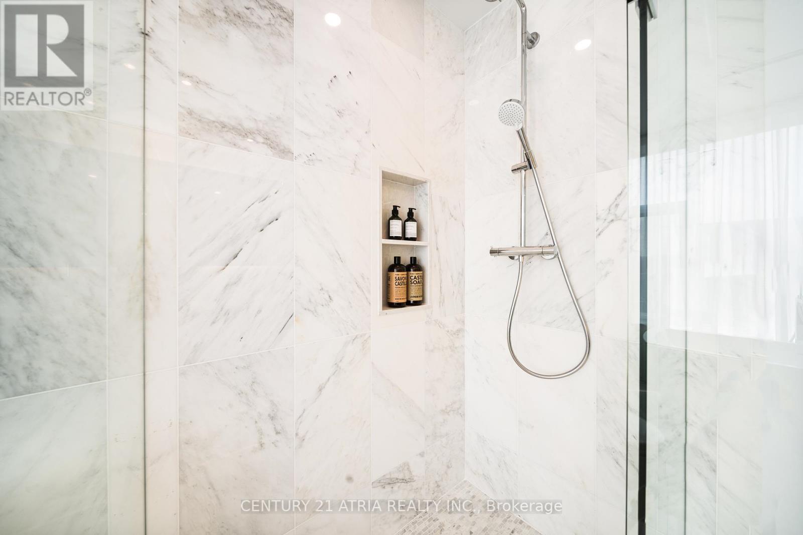 810 - 455 Wellington Street W, Toronto (Waterfront Communities), Ontario  M5J 2R2 - Photo 42 - C12331347