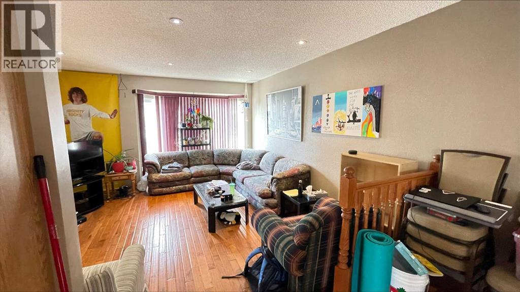 194 Pensacola Court W, Lethbridge, Alberta  T1K 4R6 - Photo 6 - A2243090