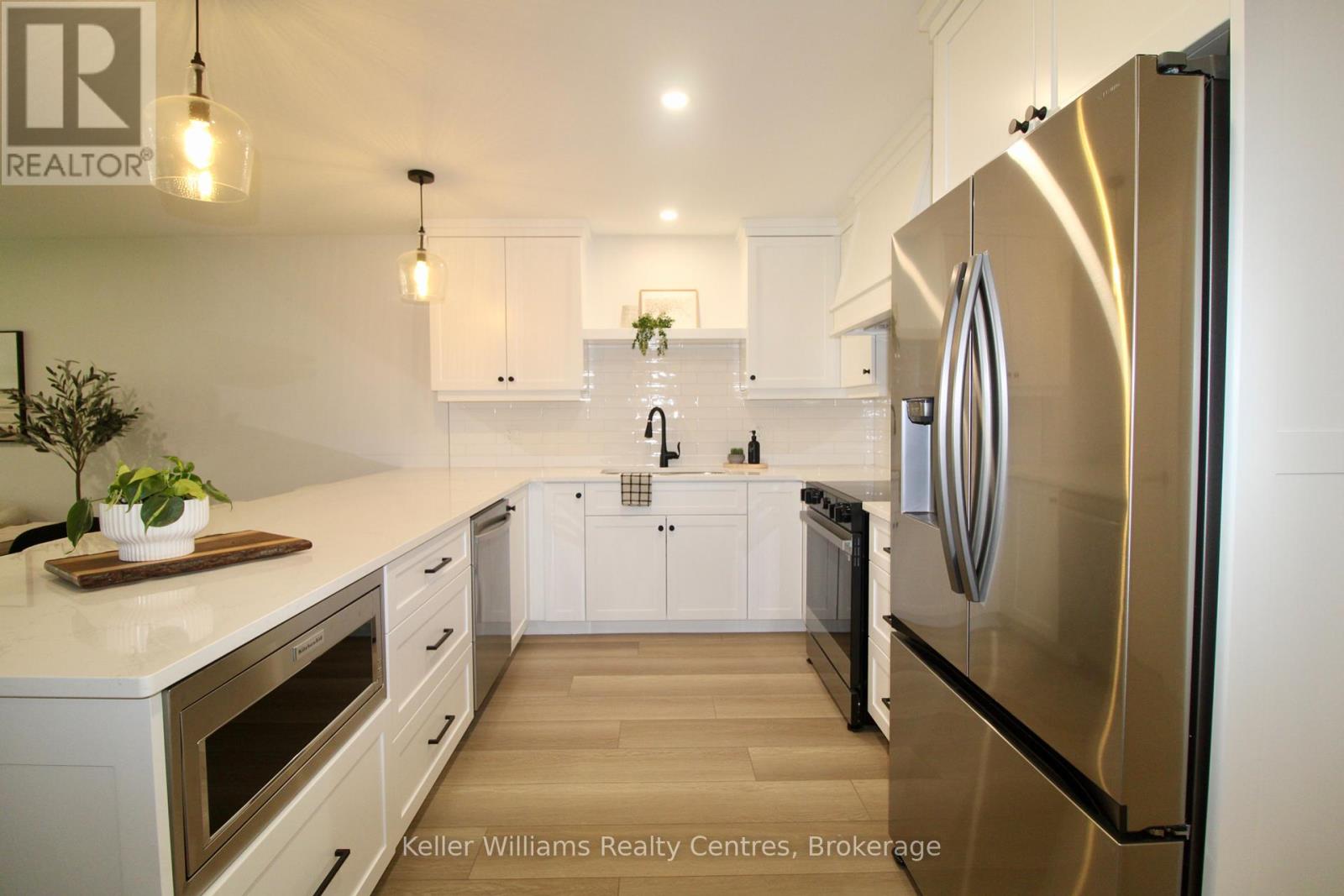 853 22nd Avenue A, Hanover, Ontario  N4N 0C5 - Photo 6 - X12127697