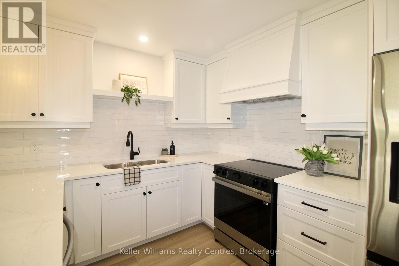 853 22nd Avenue A, Hanover, Ontario  N4N 0C5 - Photo 7 - X12127697