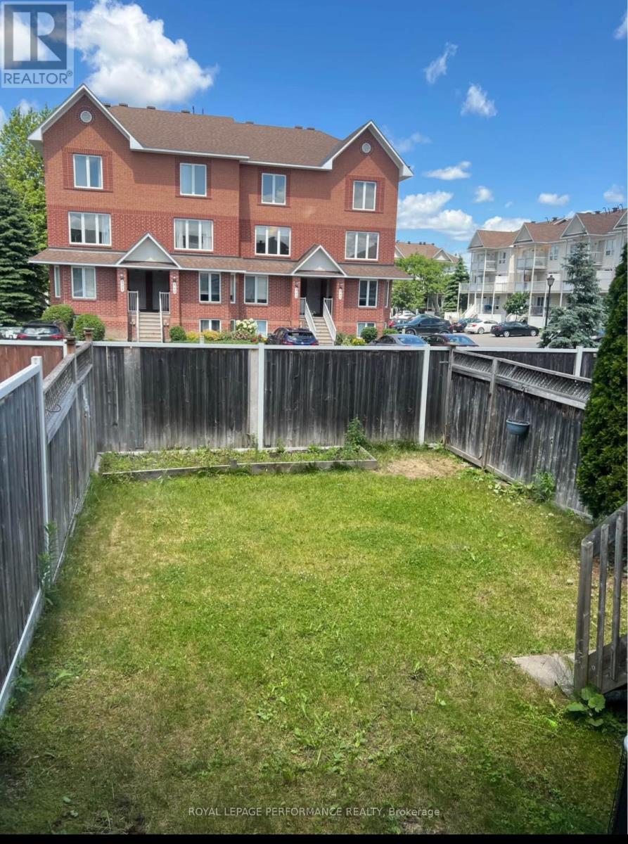 521 Louis Toscano Drive, Ottawa, Ontario  K4A 0A8 - Photo 14 - X12341762