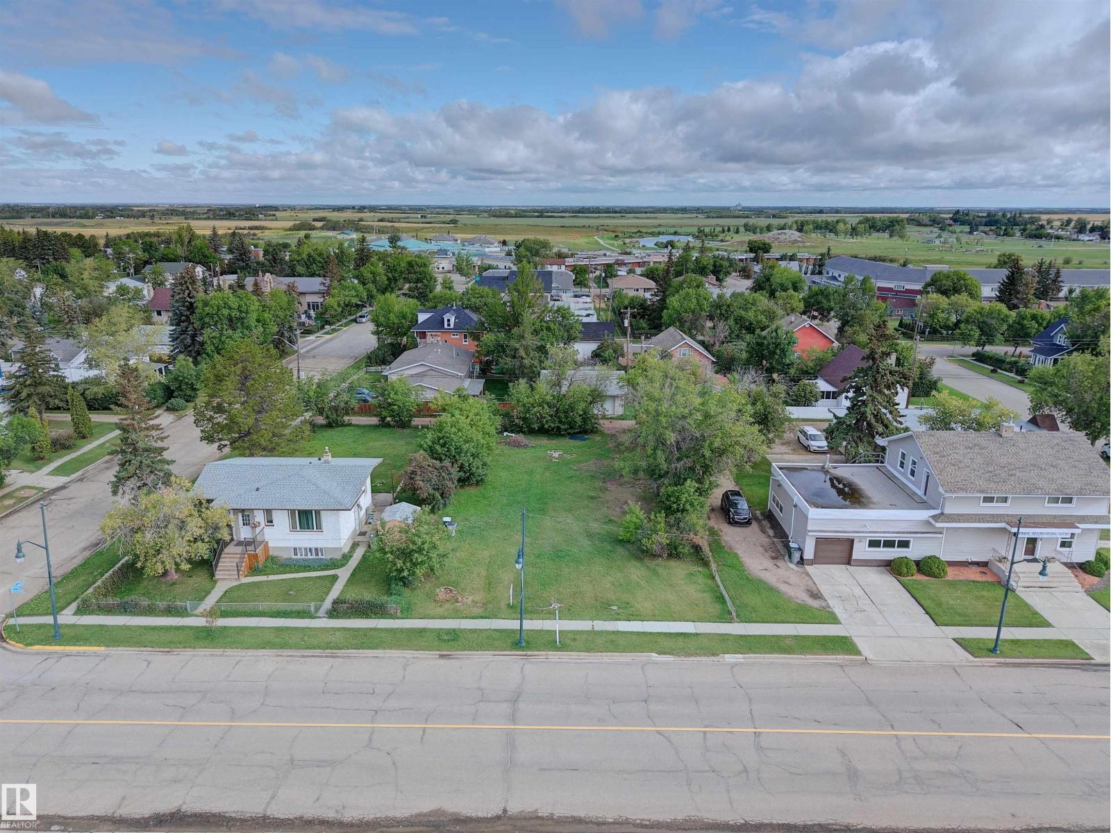 5212 50 AV, Lamont, Alberta