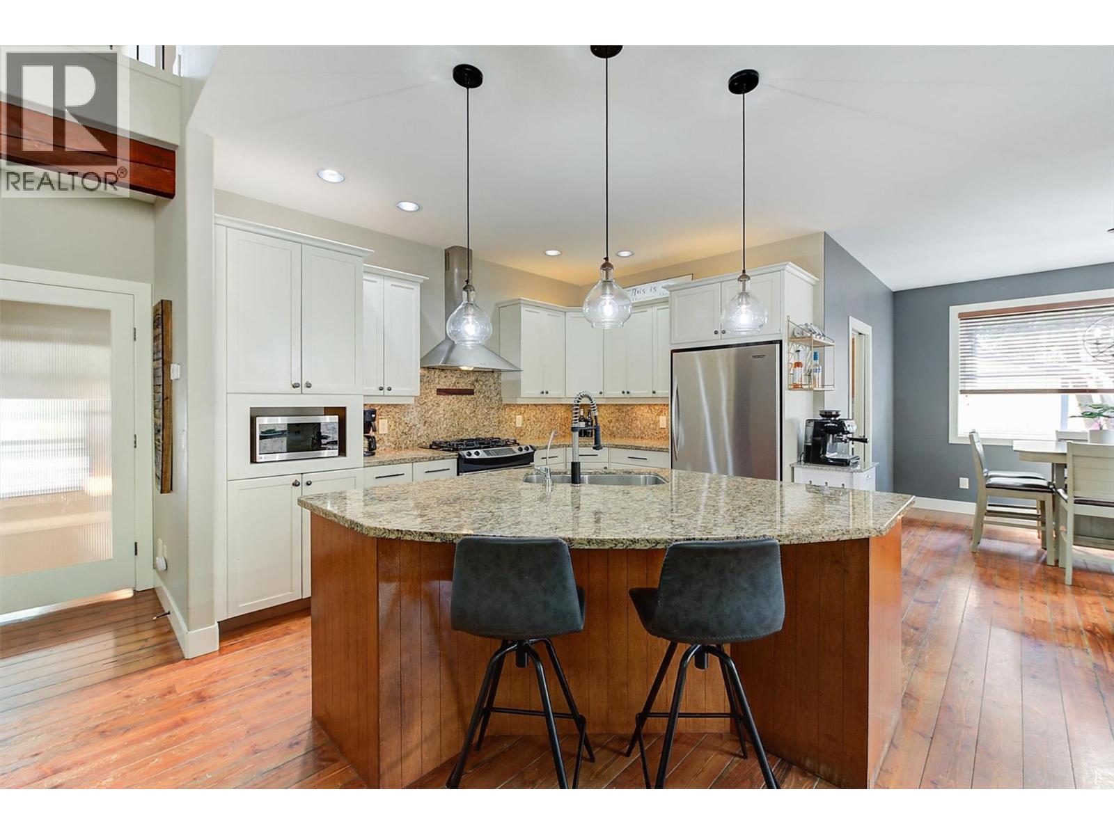 Property at 2091 Rose Anne Court image 4