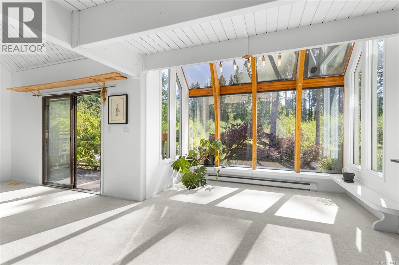 Property at 4786 Hillbank Rd image 3