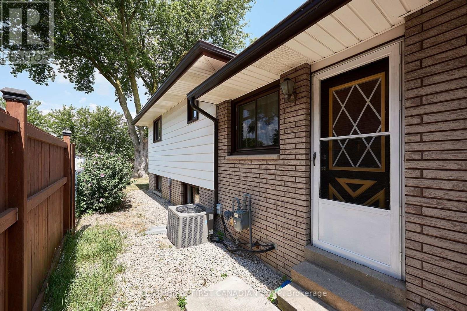 10776 Atwater Crescent, Windsor, Ontario  N8R 1N6 - Photo 44 - X12345512