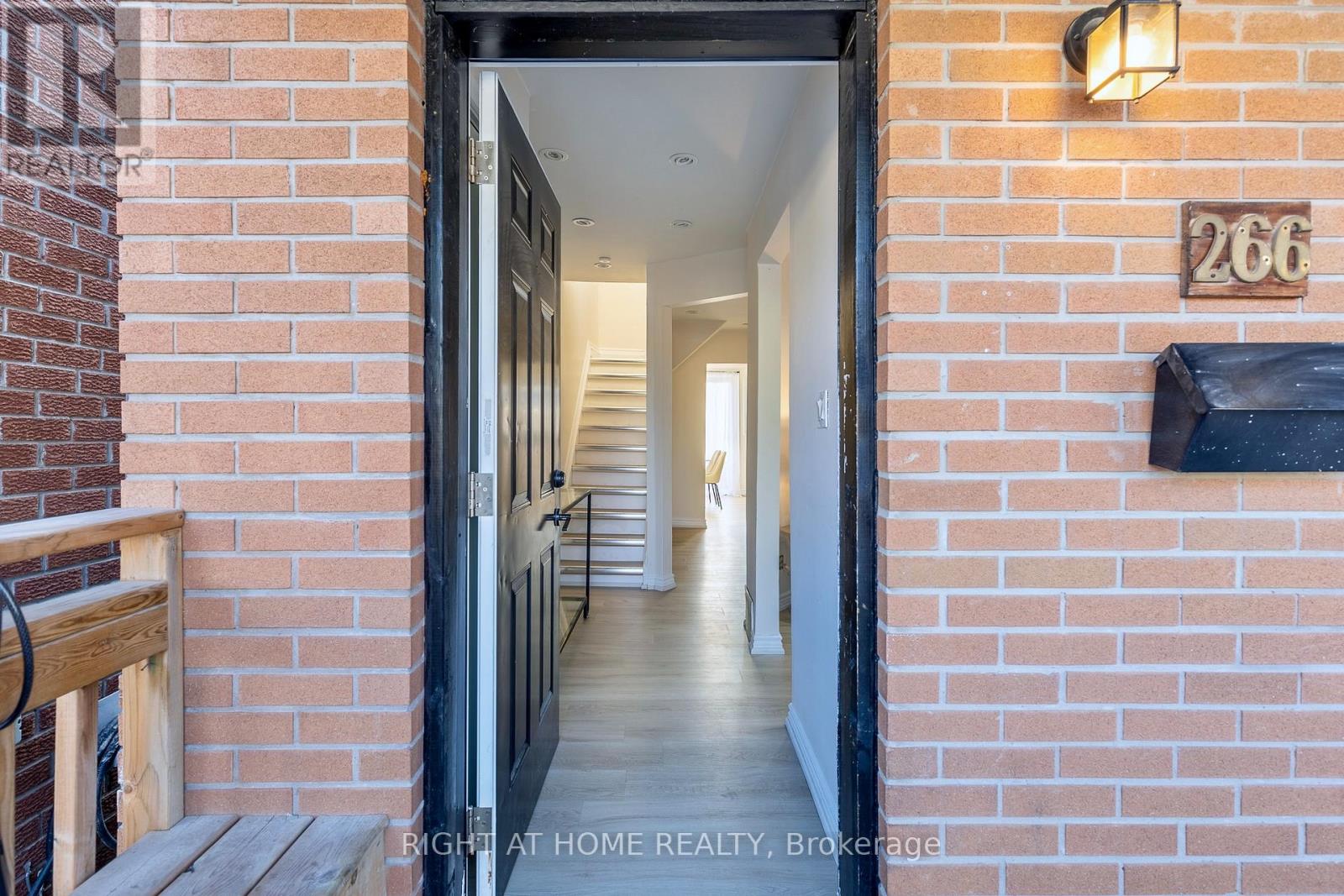 Property at 266 EARLSCOURT AVENUE image 2