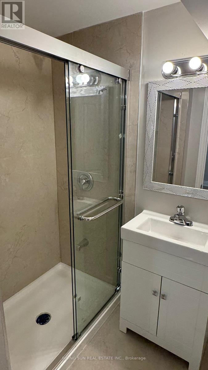 2 Pretty Place, Brampton, Ontario  L6S 5C6 - Photo 2 - W12345491