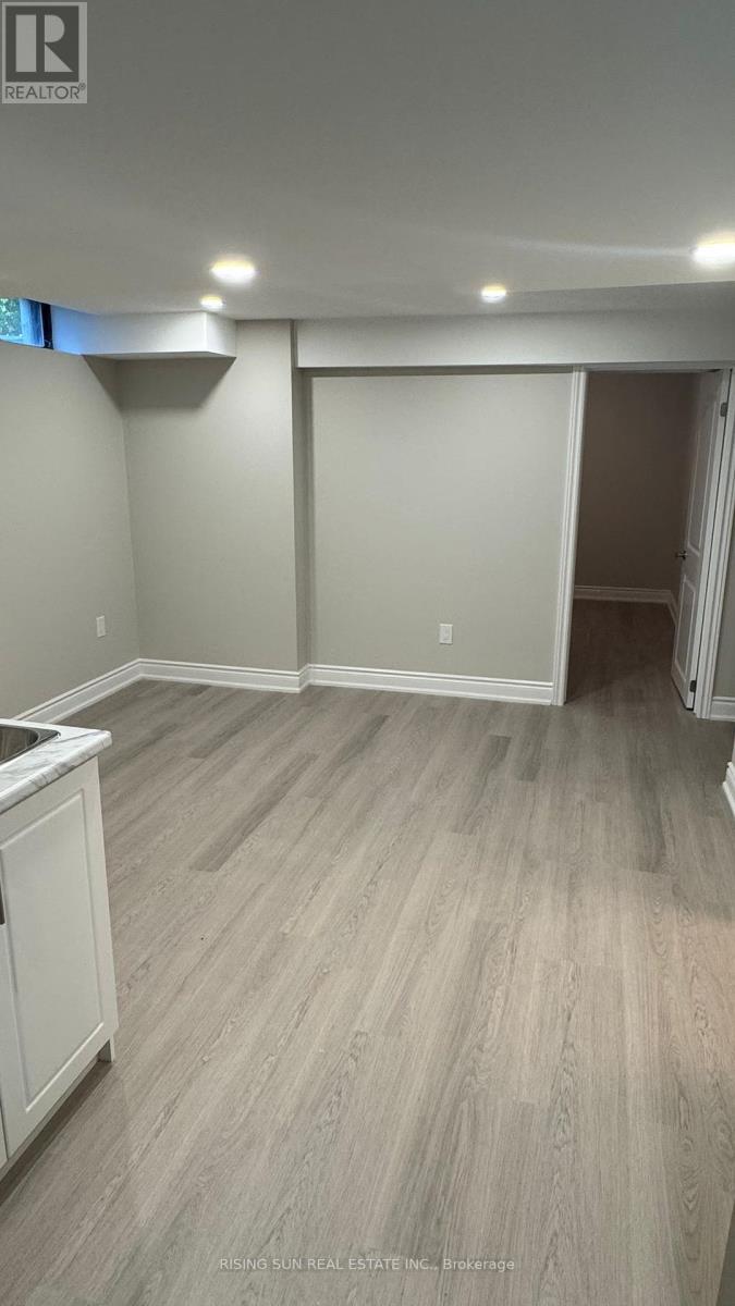 2 Pretty Place, Brampton, Ontario  L6S 5C6 - Photo 4 - W12345491