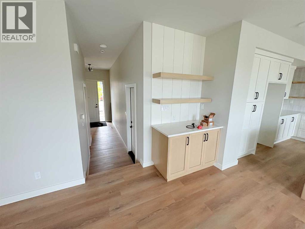 Property at 16 Eaton Crescent image 4