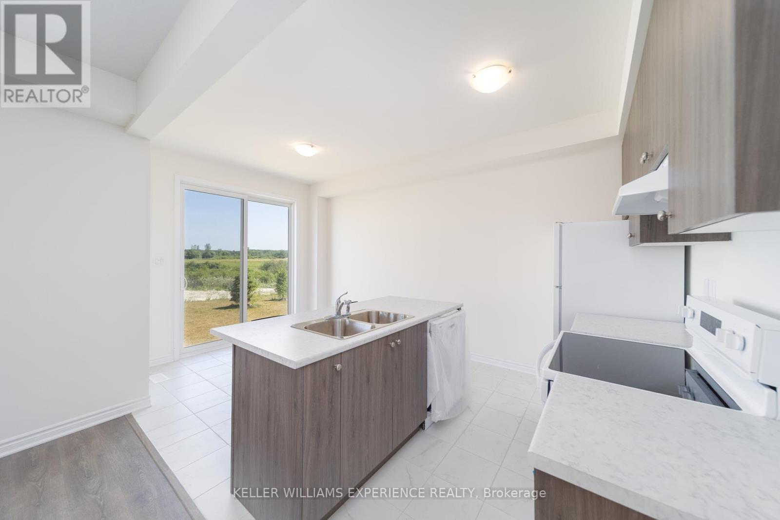 4 Shapira Avenue, Wasaga Beach, Ontario  L9Z 0K1 - Photo 6 - S12316807