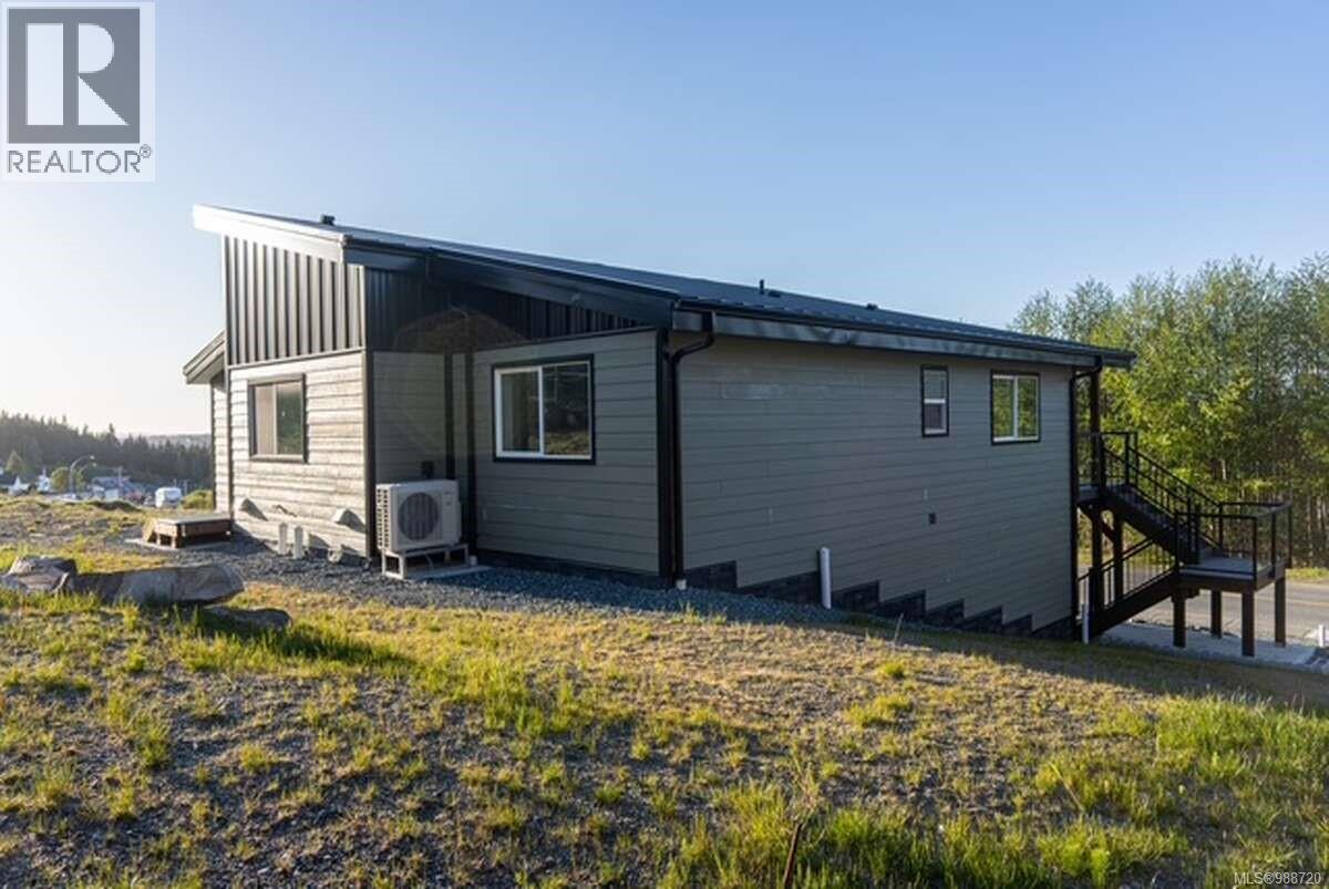 2087 Pioneer Hill Dr, Port Mcneill, British Columbia  V0N 2R0 - Photo 4 - 988720
