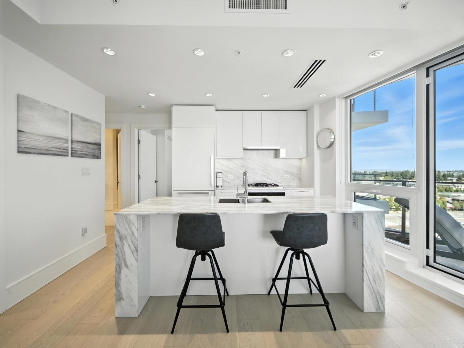 Property at 1604 1500 MARTIN STREET image 2