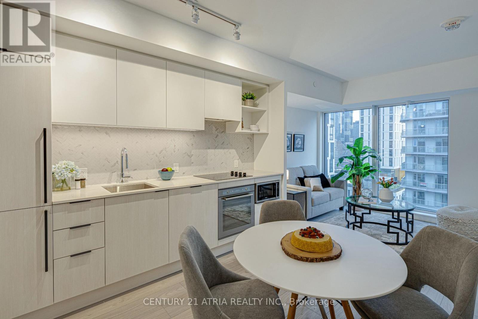 2215 - 82 DALHOUSIE STREET, Toronto, Ontario