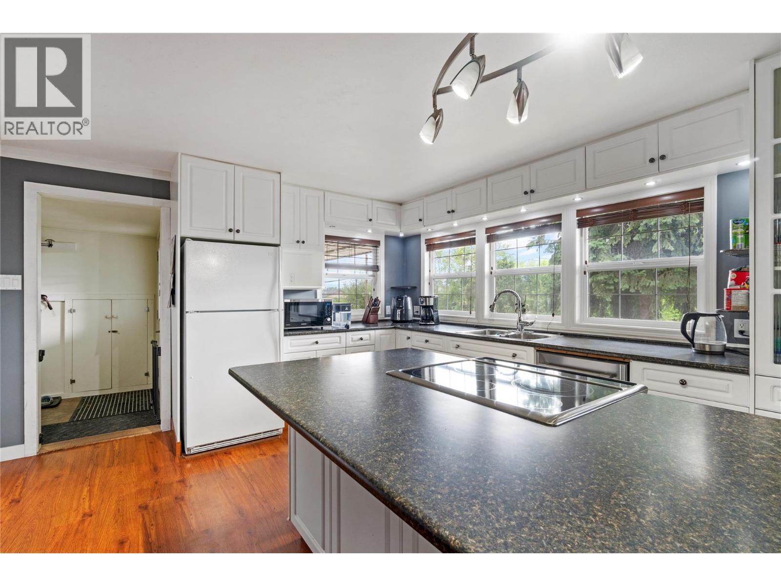 124 Salmon Arm Drive, Enderby, British Columbia  V0E 1V1 - Photo 12 - 10359498