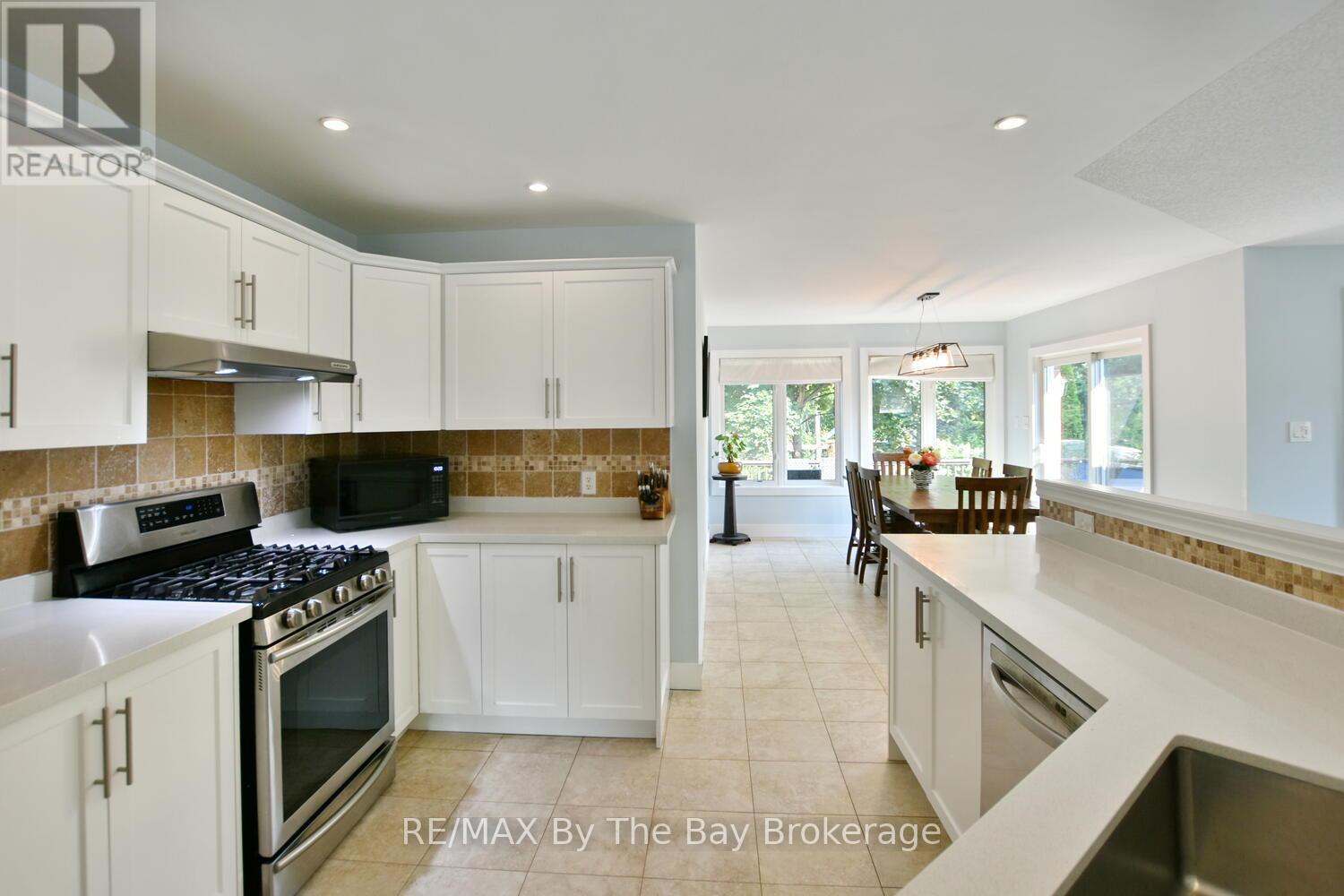424 Ramblewood Drive, Wasaga Beach, Ontario  L9Z 1P3 - Photo 3 - S12345583