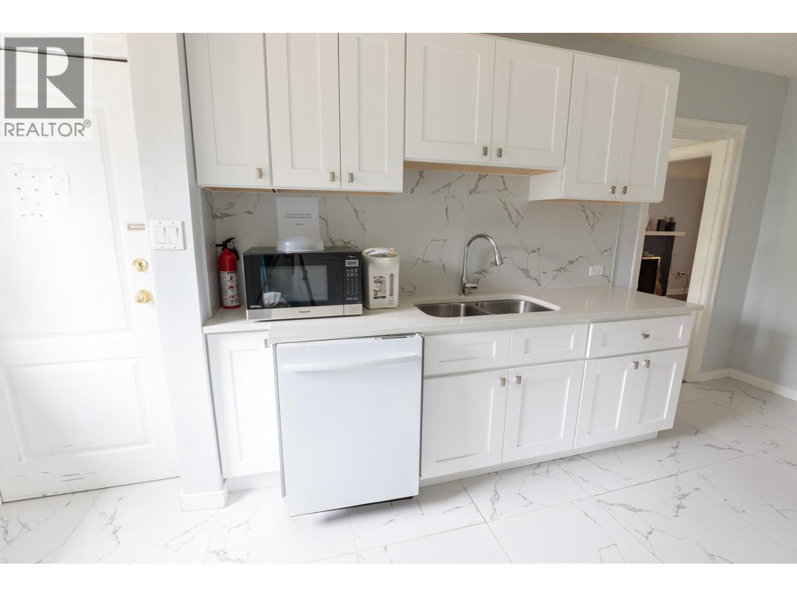 2529 W 41st Avenue, Vancouver, British Columbia  V6N 3C2 - Photo 8 - R3037349