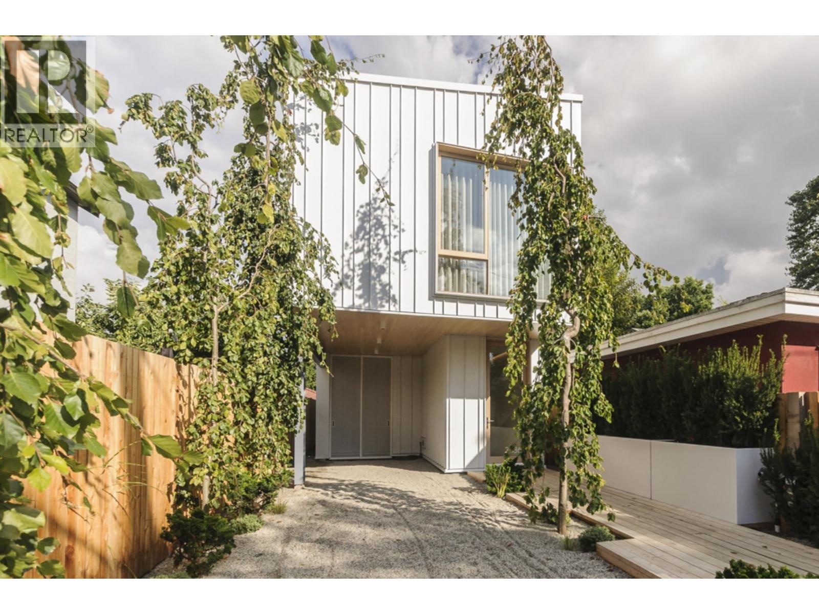 3636 ST. GEORGE STREET, Vancouver, British Columbia