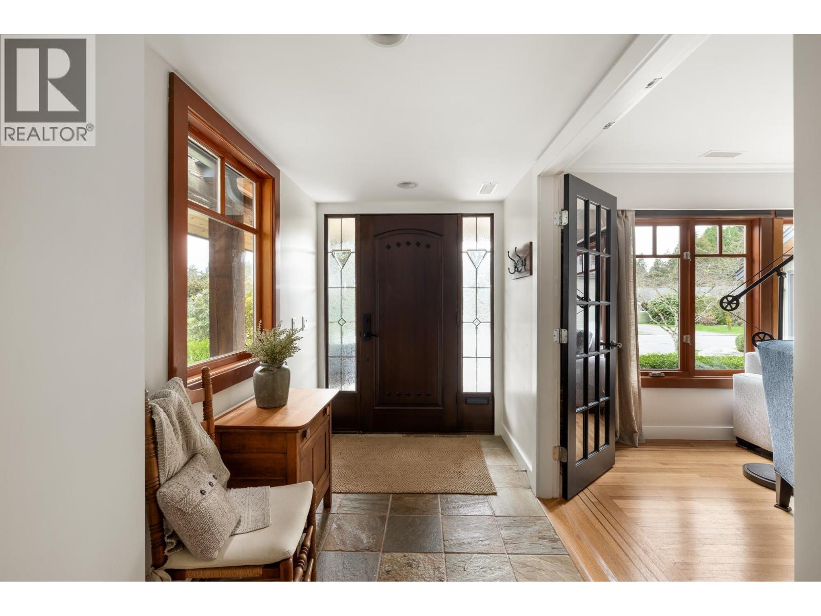 Property at 986 TUDOR AVENUE image 4