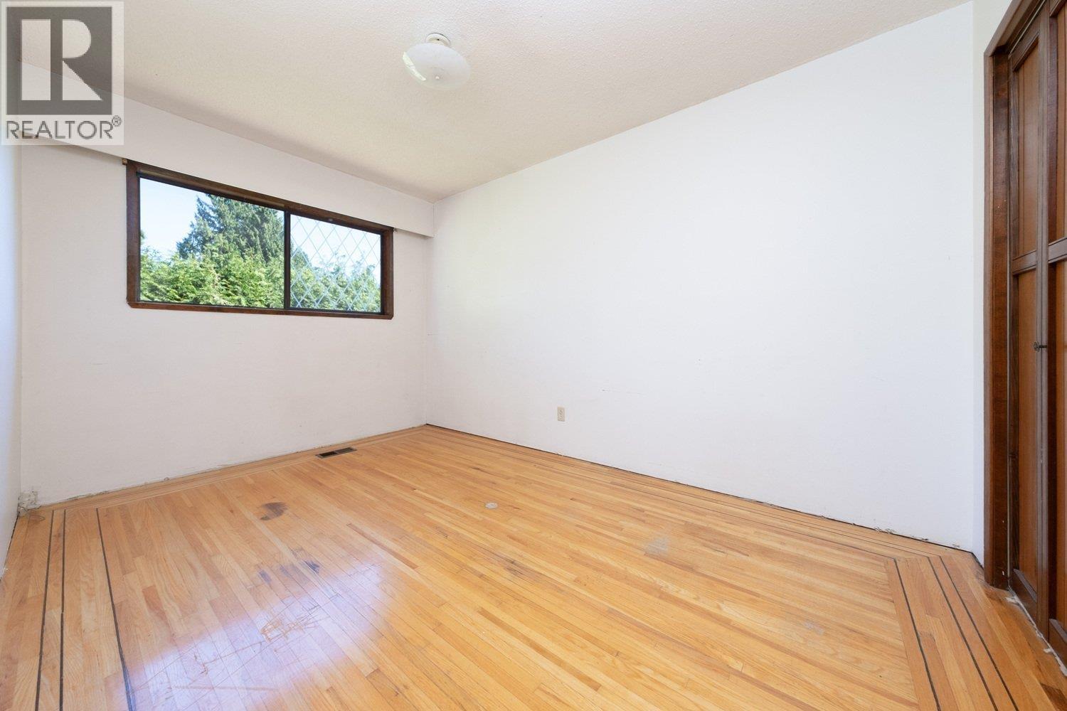 Property at 3283 HOSKINS ROAD image 4