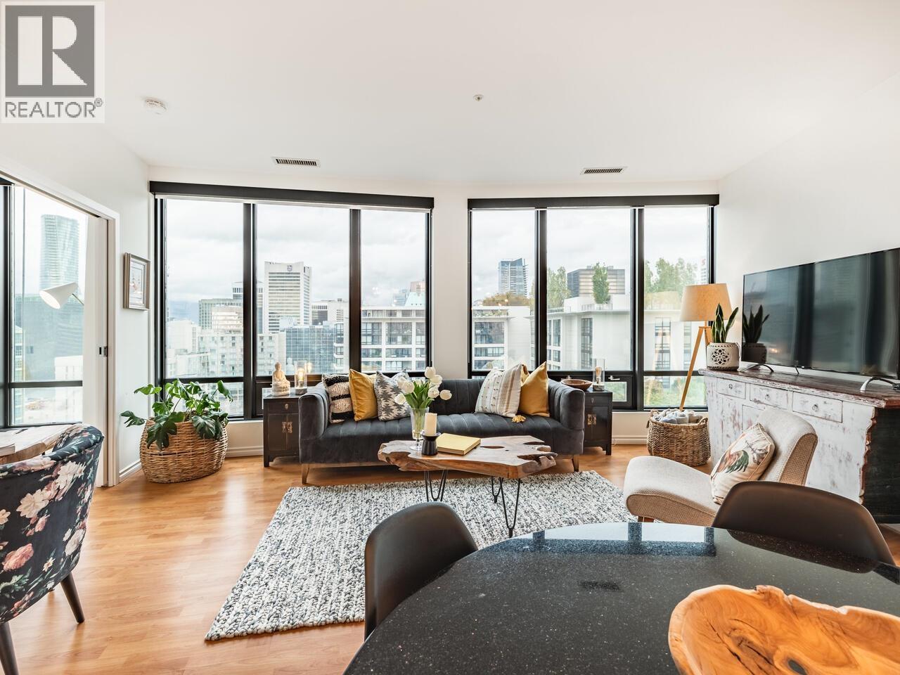 1610 989 NELSON STREET, Vancouver, British Columbia