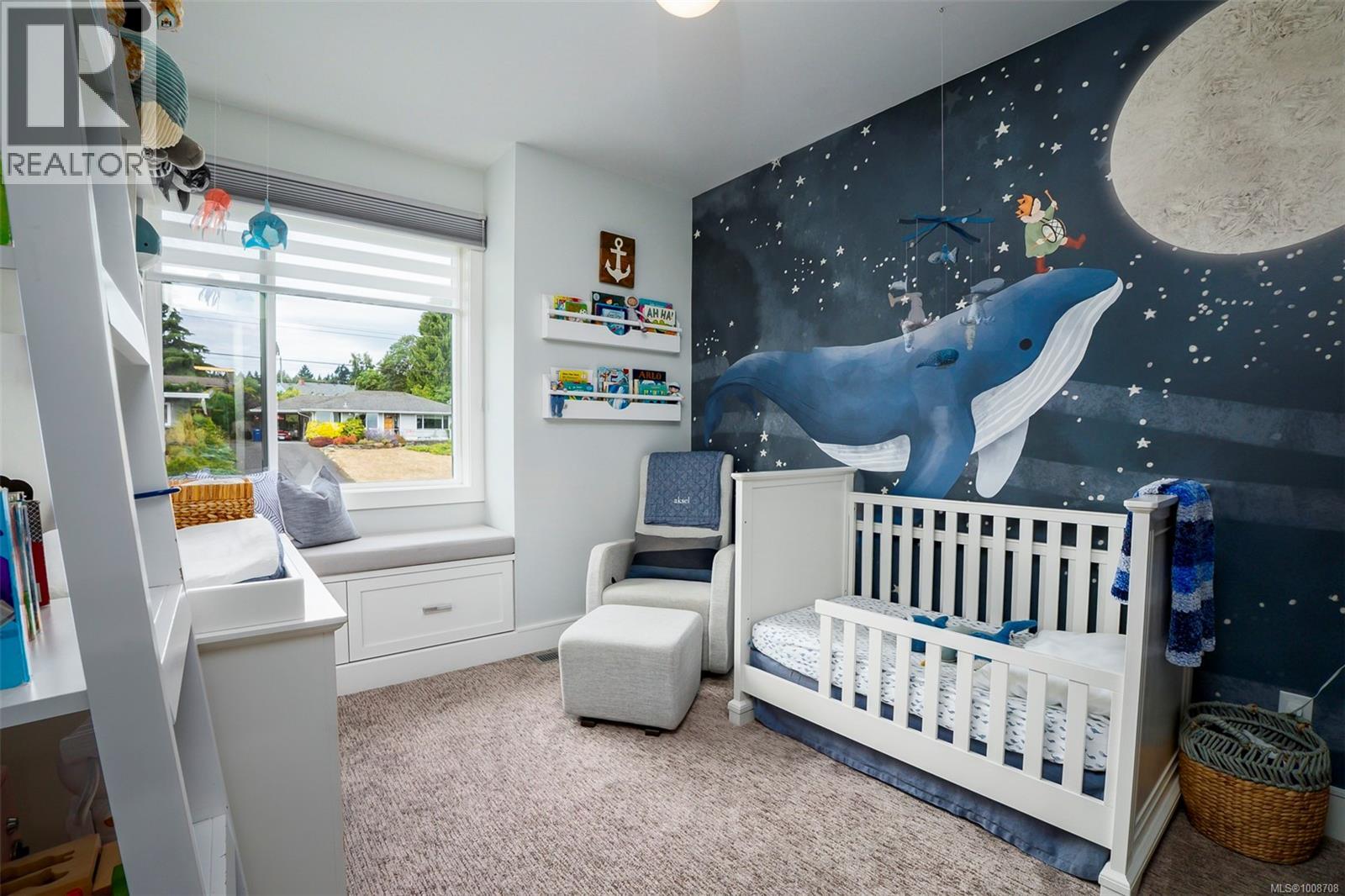 Property at 2498 Lynburn Cres image 3