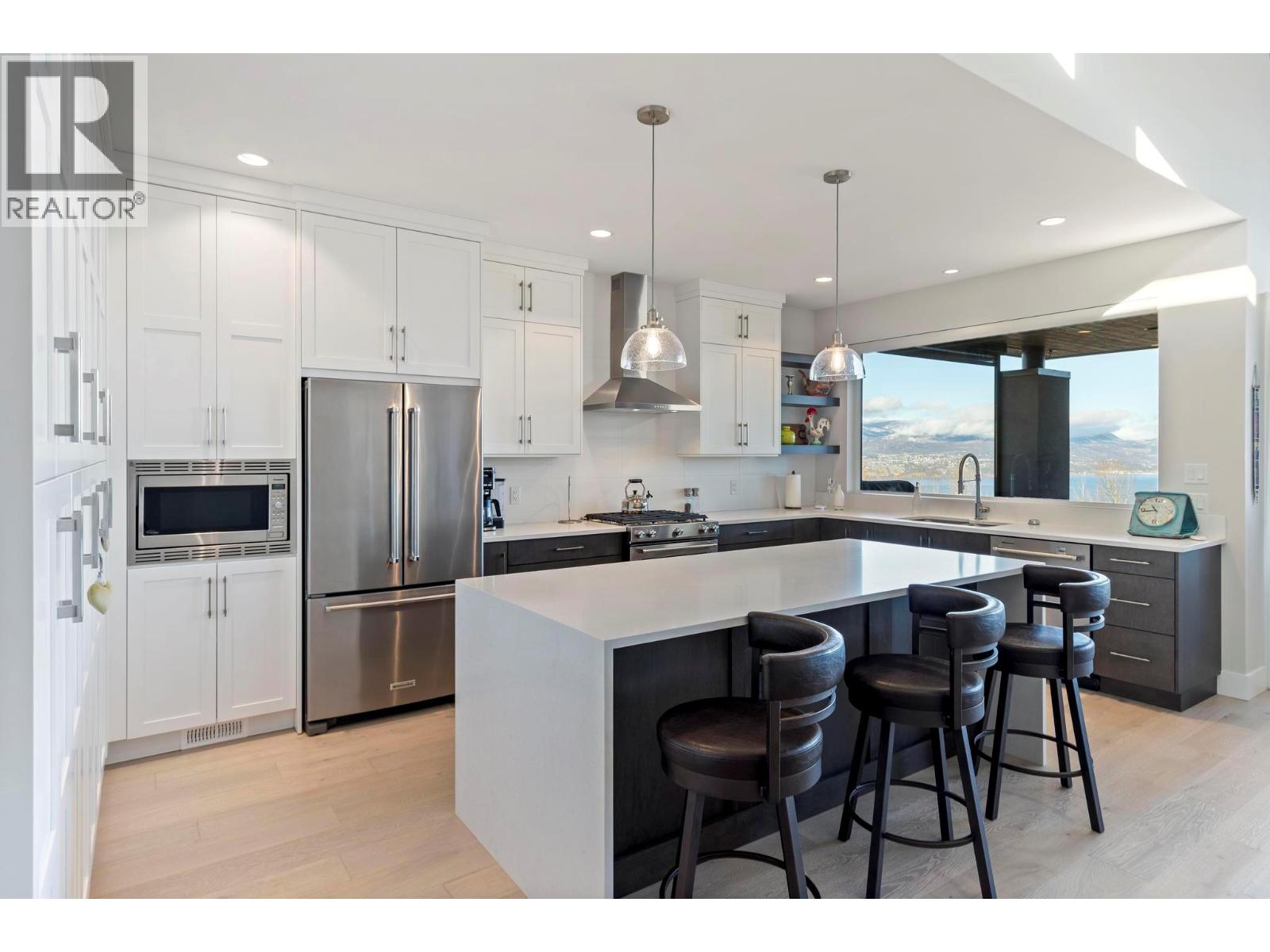 484 Sparrow Hawk Court, Kelowna, British Columbia  V1W 0A6 - Photo 6 - 10359438