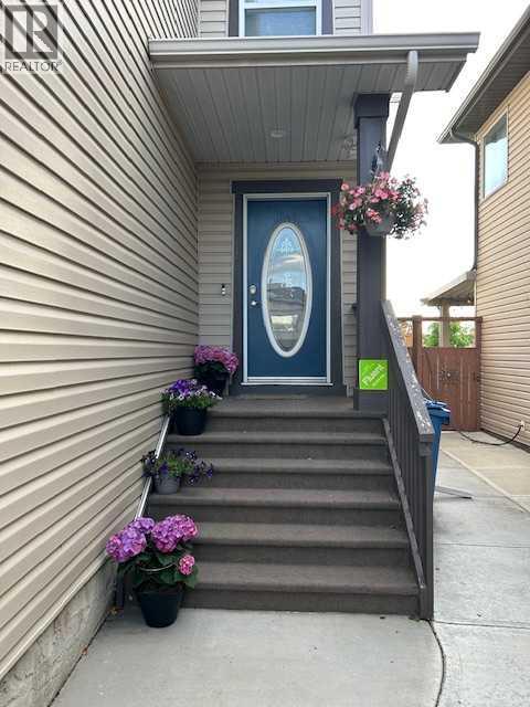 Property at 64 Everglen Rise SW image 2