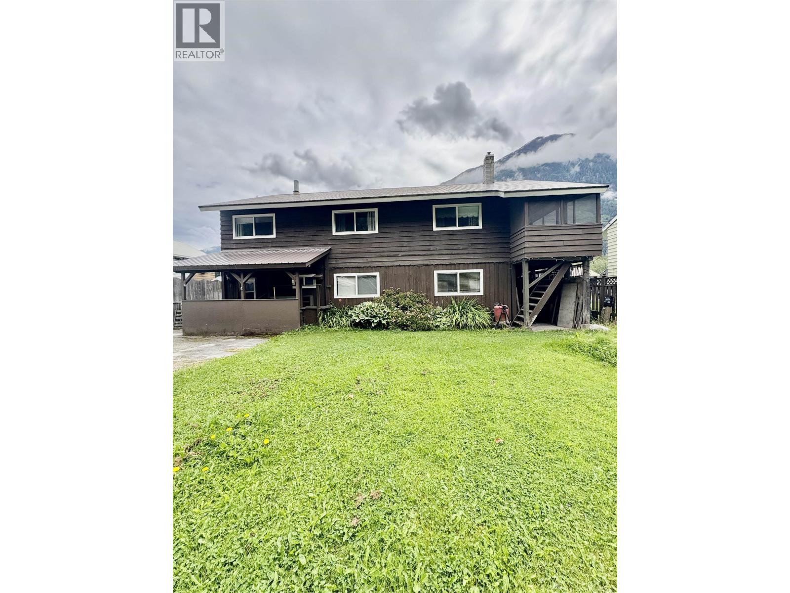 1407 RAVEN STREET, Stewart, British Columbia