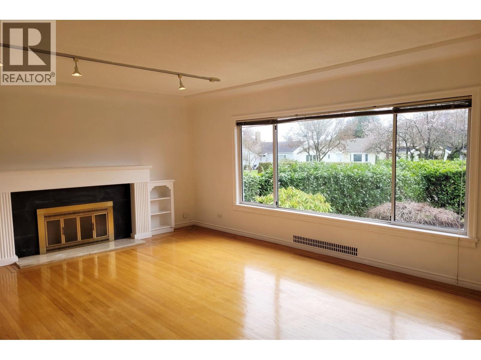 Property at 1467 W 58TH AVENUE image 2