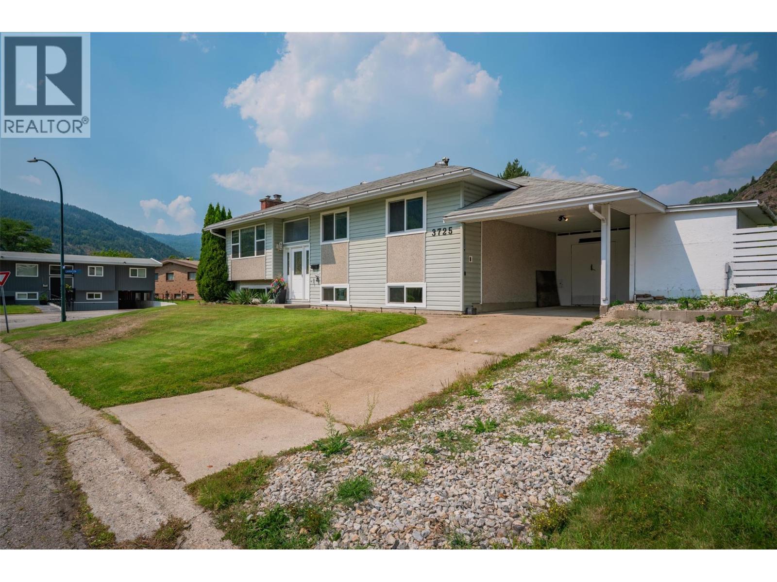 Property at 3725 Dogwood Drive image 2