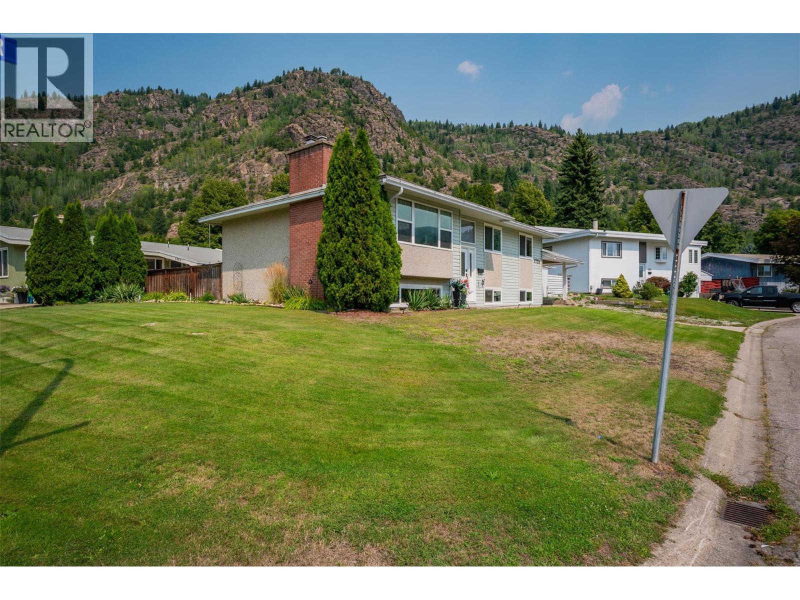 Property at 3725 Dogwood Drive image 3