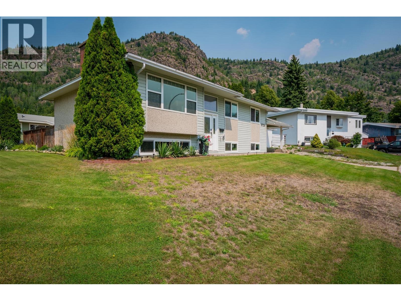 Property at 3725 Dogwood Drive image 4