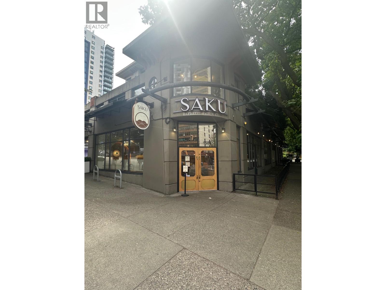 1xx2 ROBSON STREET, Vancouver, British Columbia