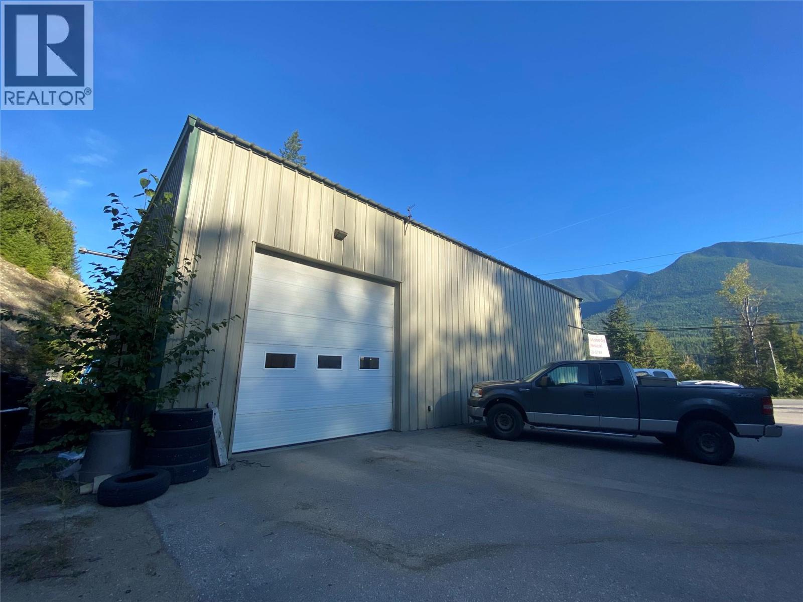 7699 3a Highway, Balfour, British Columbia  V0G 1C0 - Photo 6 - 10359521