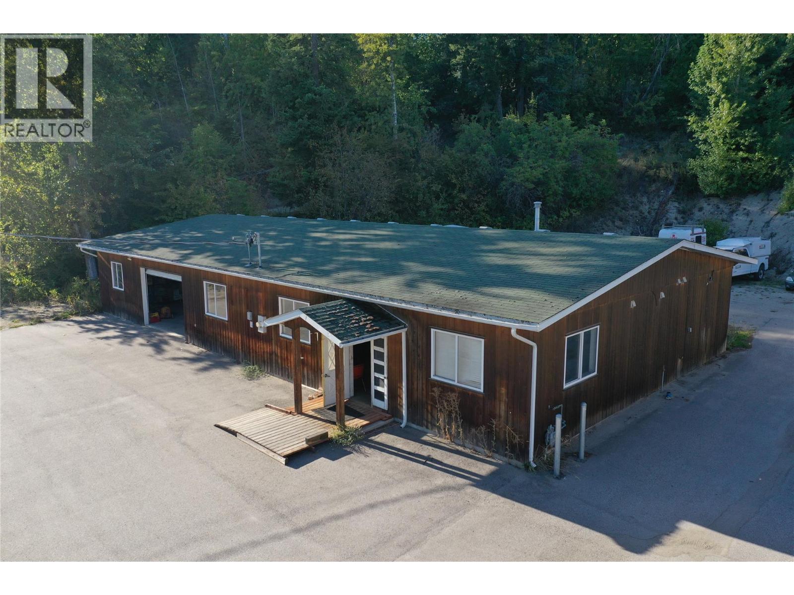 7699 3a Highway, Balfour, British Columbia  V0G 1C0 - Photo 22 - 10359521