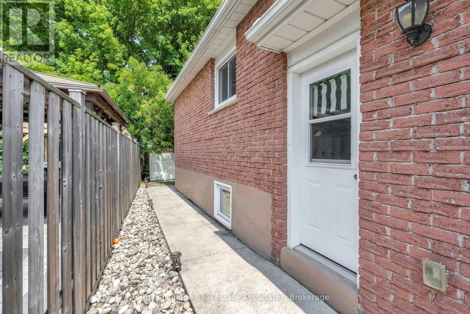 20 Baylor Crescent, Halton Hills, Ontario  L7G 1A6 - Photo 35 - W12345580