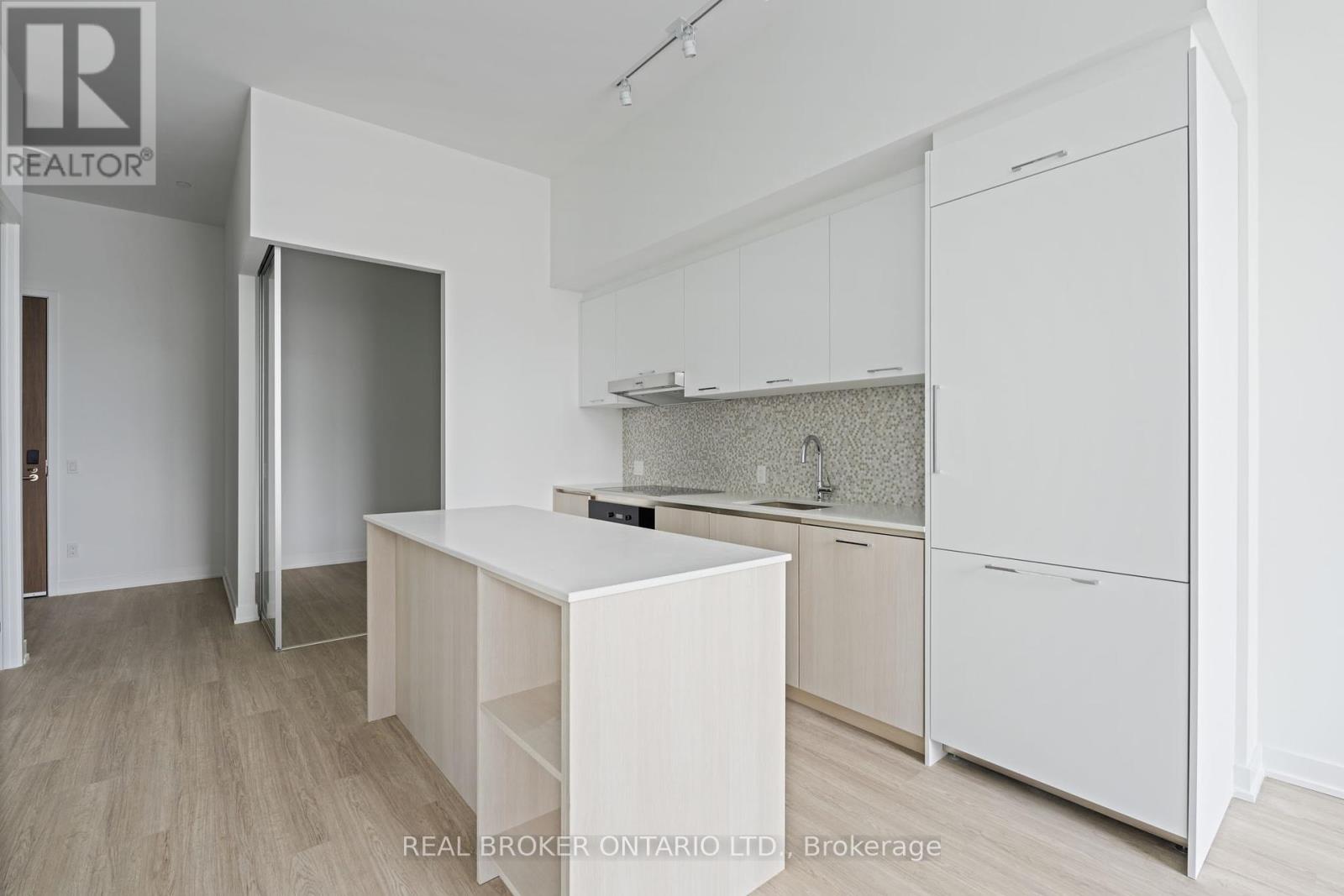 104 - 8188 Yonge Street, Vaughan, Ontario  L4J 0M2 - Photo 12 - N12344312
