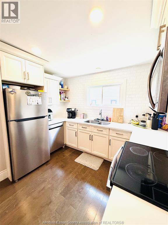 Property at 871 Pillette image 5