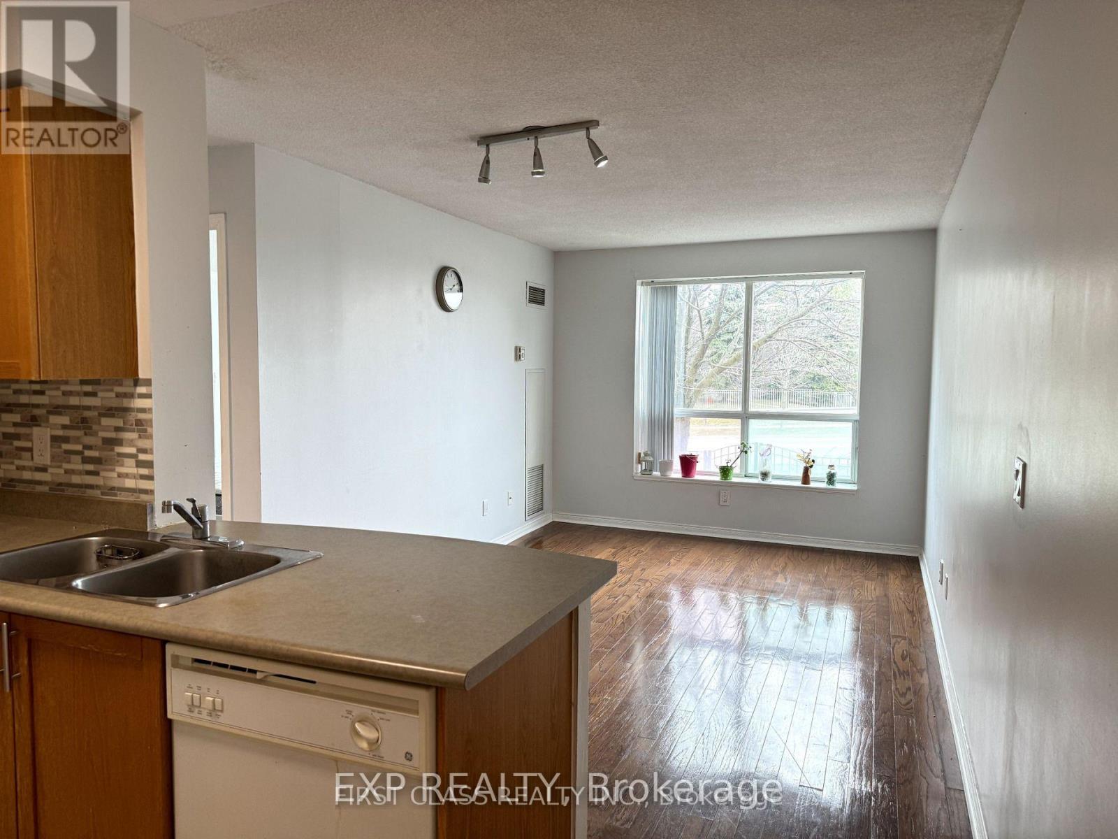301 - 51 Baffin Crescent, Richmond Hill (Langstaff), Ontario  L4B 4P6 - Photo 7 - N12345645